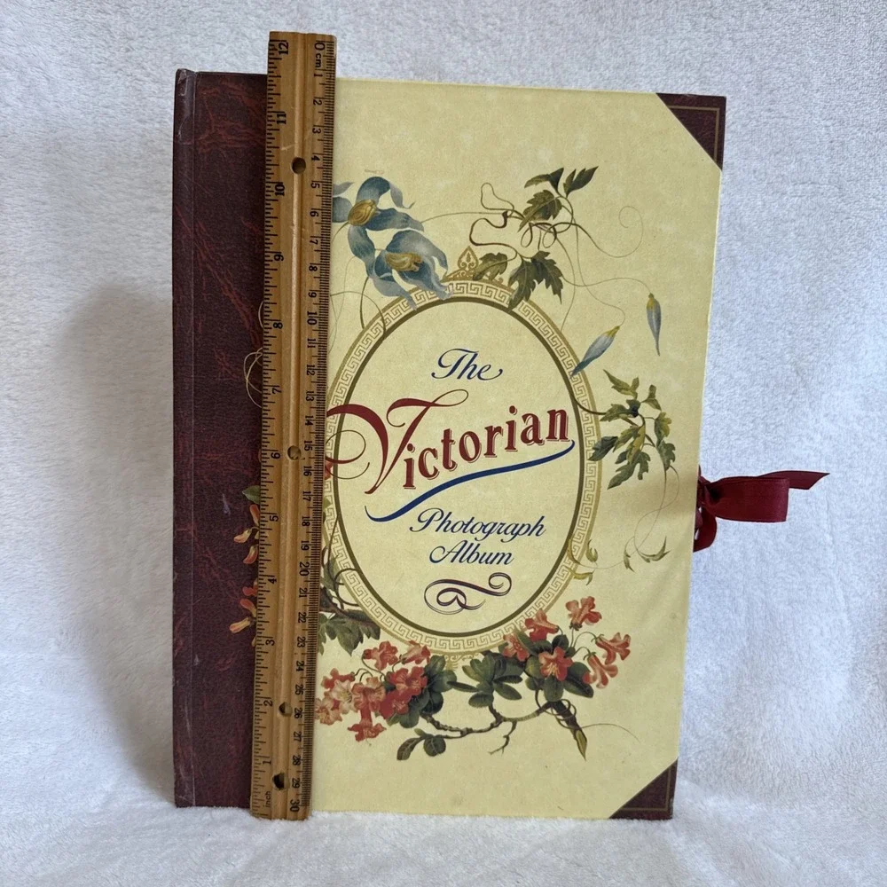 The Victorian Photo Album Hard Back - Holds 47‎ photos (Genealogy, Family Tree)